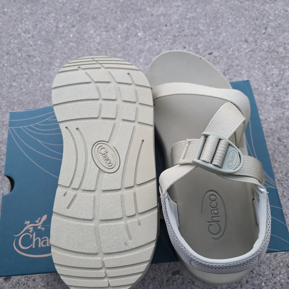 Chaco CushZ Cushioned Beige Strappy Sandals Men 11